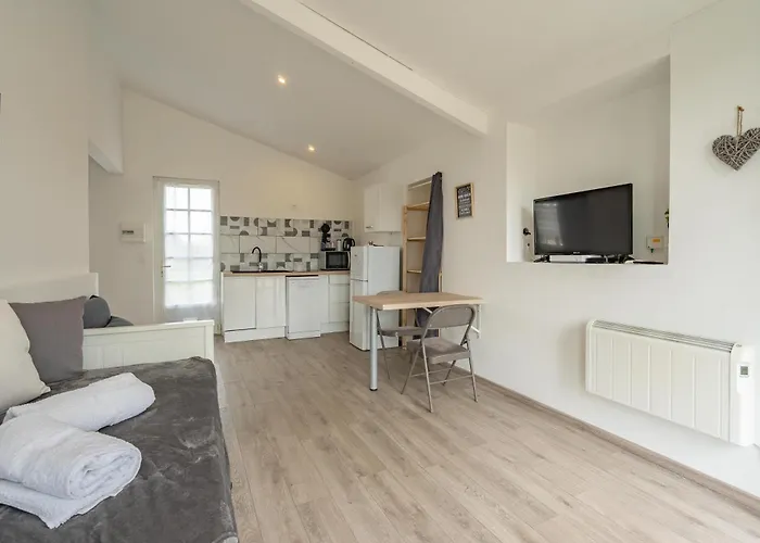 Au Petit Chez Nous Apartment Cozes